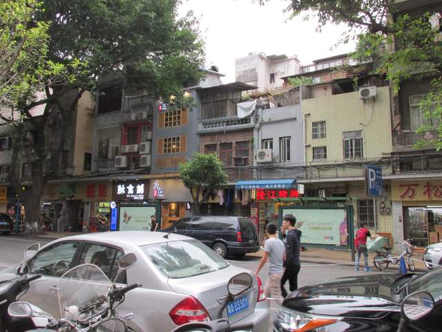      (Huifu Dong Lu Food Street)